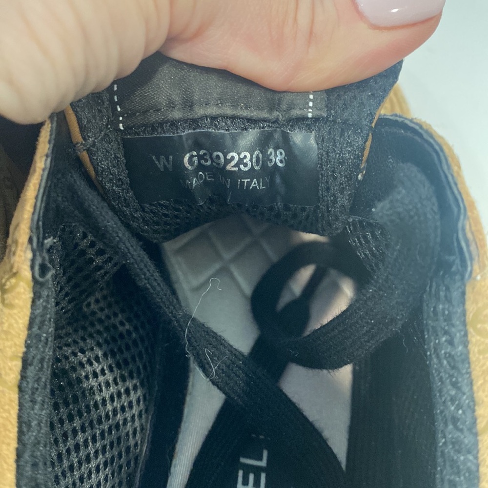 Chanel beige 22A sneakers - Picture 4 of 7